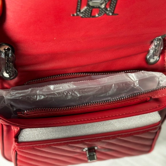 Red Quilted Women Bag - Picture 4 of 7